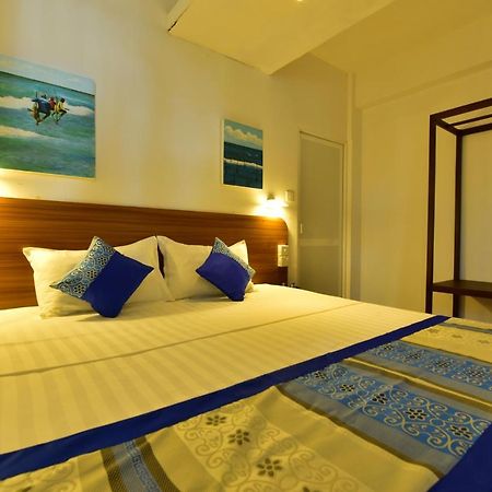 Lucky Seven Beach Resort Hikkaduwa Ngoại thất bức ảnh
