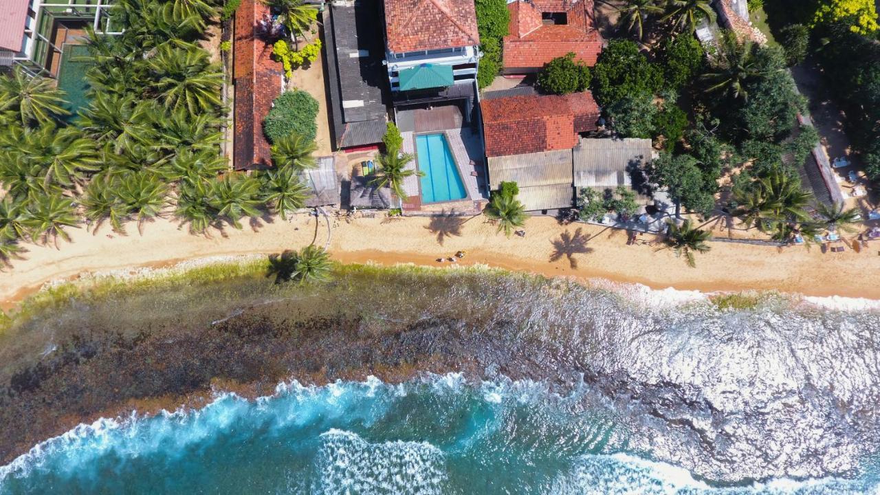 Lucky Seven Beach Resort Hikkaduwa Ngoại thất bức ảnh