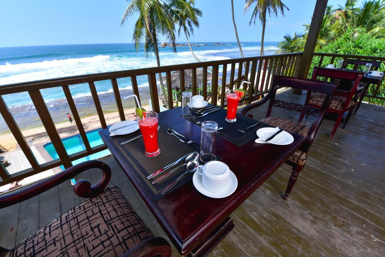 Lucky Seven Beach Resort Hikkaduwa Ngoại thất bức ảnh