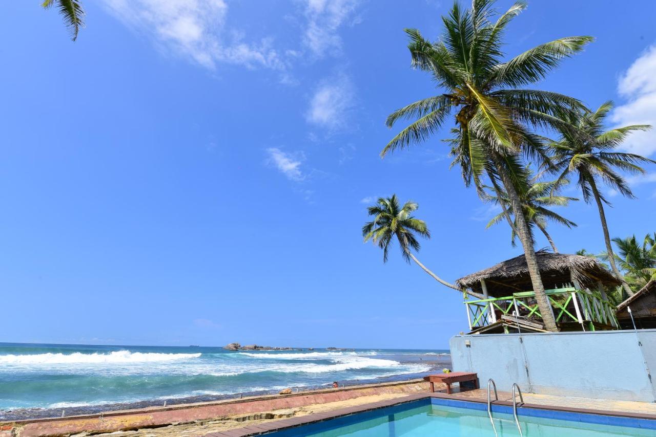 Lucky Seven Beach Resort Hikkaduwa Ngoại thất bức ảnh
